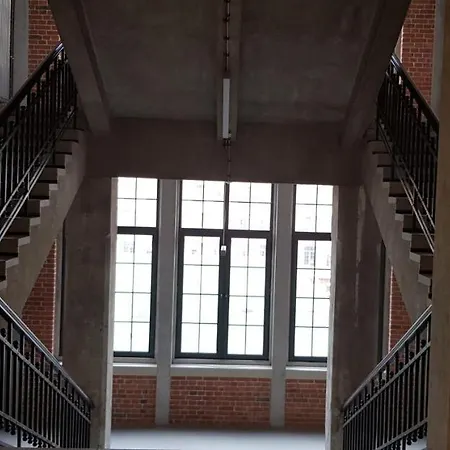 Loft Hiellego شقة